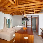Guest house Lithos 4*