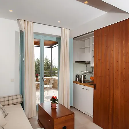 Lithos 게스트하우스 카르다밀리