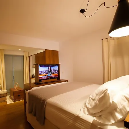 Lithos 카르다밀리