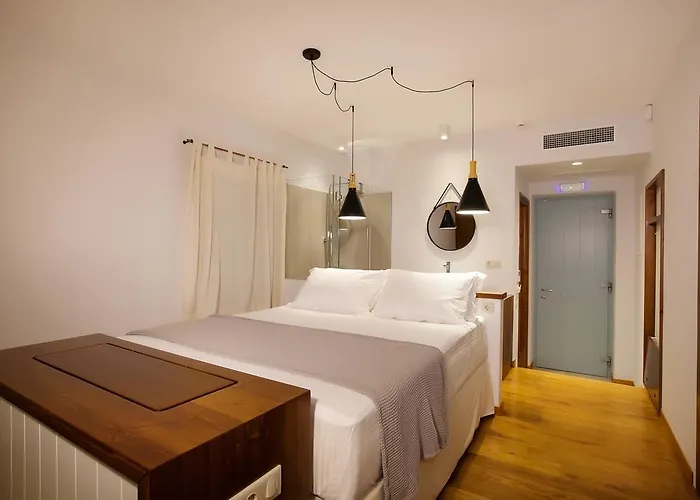 Lithos 4* Кардамили