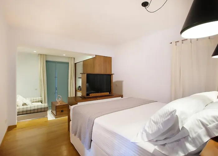 Lithos Konukevi 4*