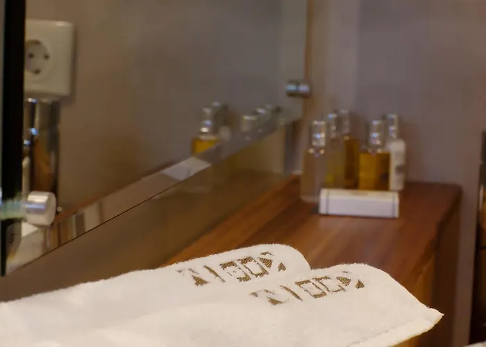 Lithos 4* Кардамили