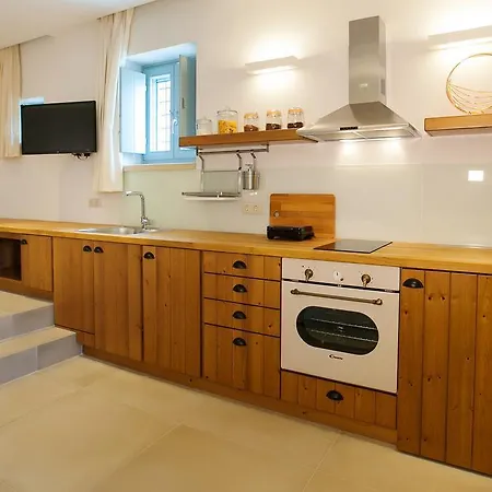 Lithos Pensionat Kardhamili