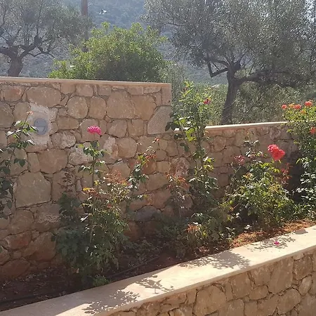 Lithos Kardamyli
