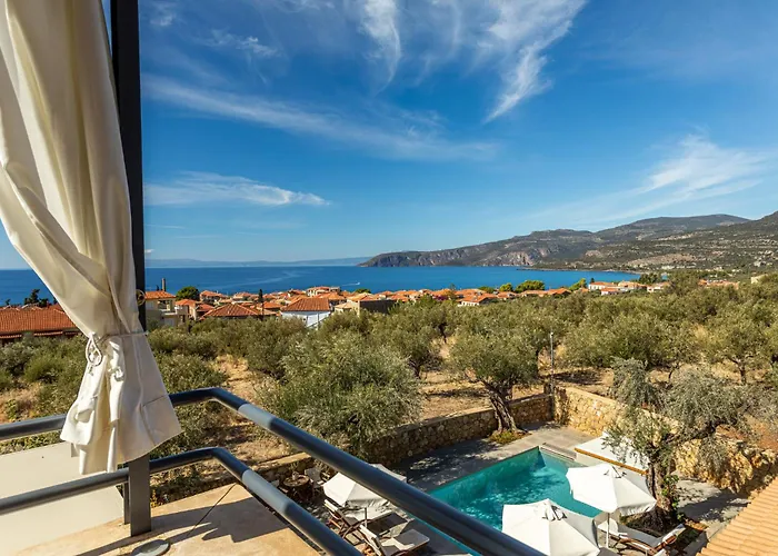 Lithos 4* كارداميلي