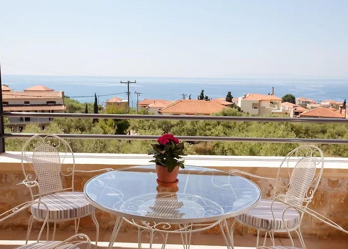 Lithos بيت ضيافة 4*