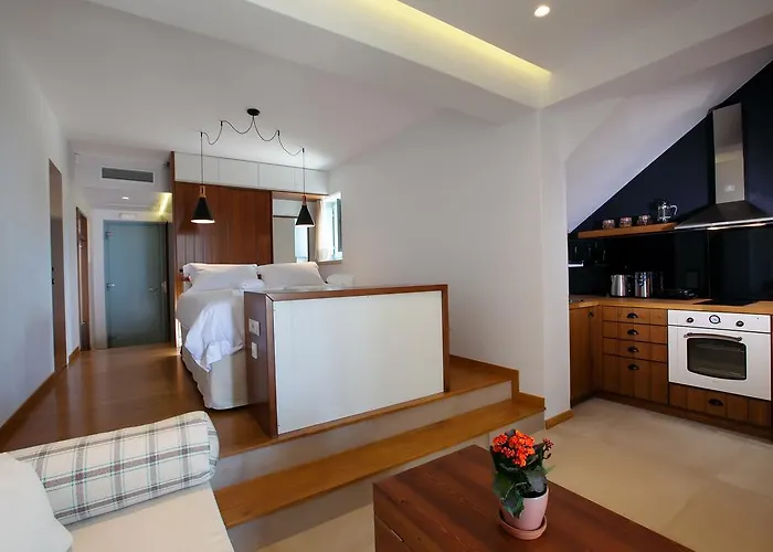 Lithos Pensión Kardamyli