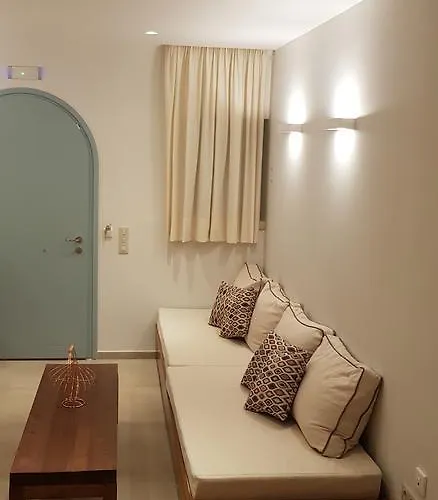 Lithos بيت ضيافة كارداميلي