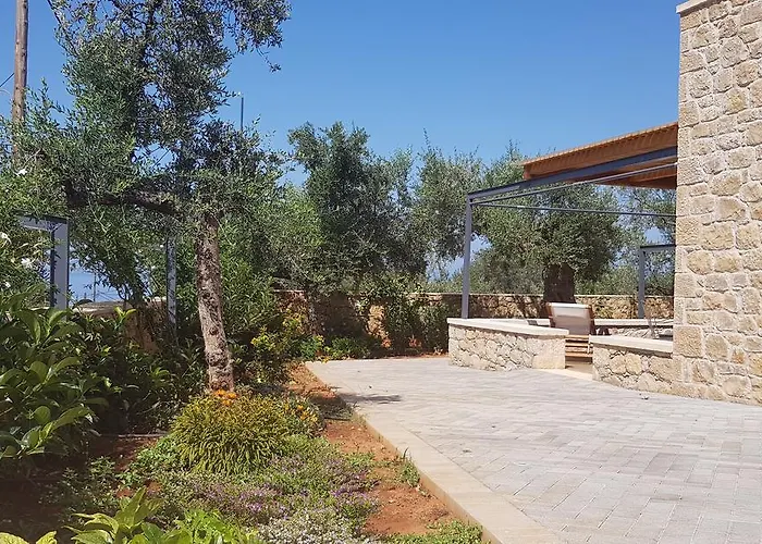 Lithos بيت ضيافة كارداميلي