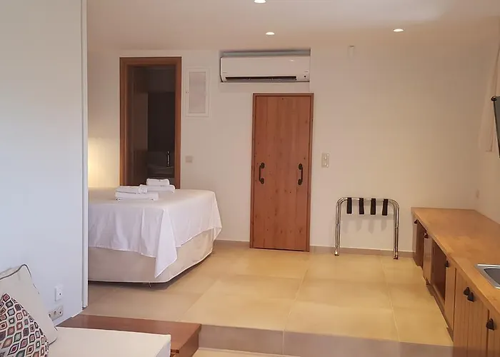 Lithos بيت ضيافة